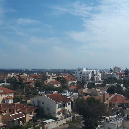 סטודיו חדש ויפה עם נוף לים Apartment Netanya Exterior photo