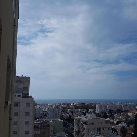 סטודיו חדש ויפה עם נוף לים Apartment Netanya Exterior photo