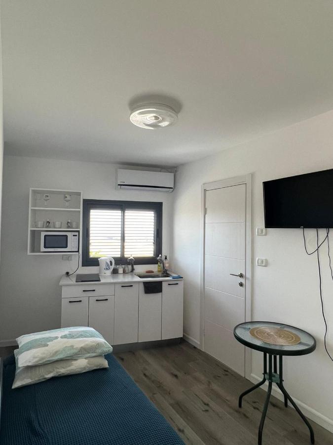 סטודיו חדש ויפה עם נוף לים Apartment Netanya Exterior photo
