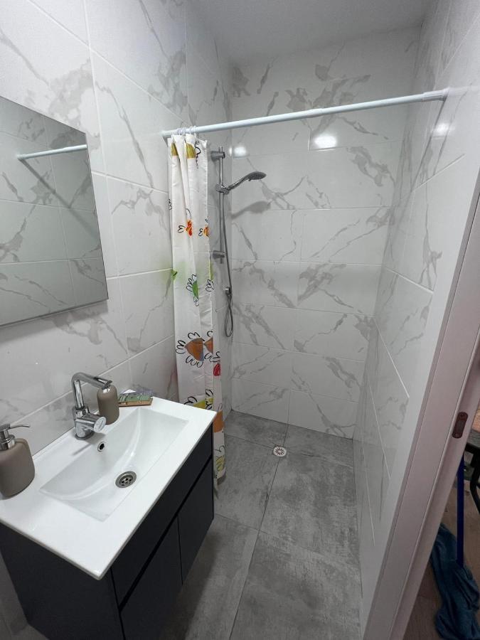 סטודיו חדש ויפה עם נוף לים Apartment Netanya Exterior photo