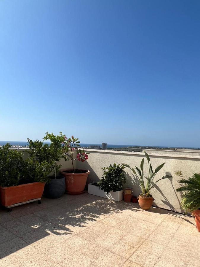 סטודיו חדש ויפה עם נוף לים Apartment Netanya Exterior photo